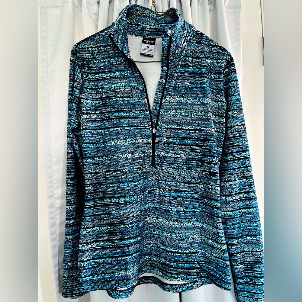 Nike run top, 1/2 zipped,layering piece